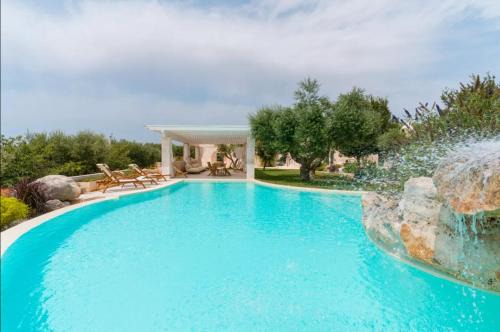 Locorotondo House | Experience Tranquility at Petra Antiqua with Oceanfront Bliss