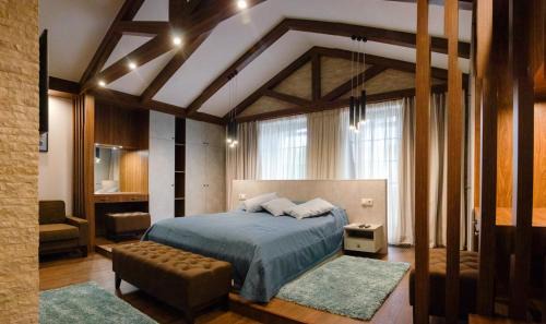 Shevchenkivs'kyi District Hotel | Highly Rated Petrani Nivki with Family-Friendly Amenities