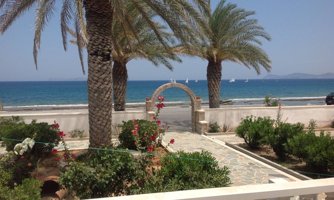 Sitia Hotel | Discover Petras Beach: Family-Friendly with Delightful Dining