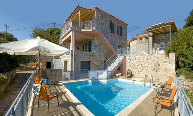 Lesbos Apartment | Beachfront Petrini Krini Appartments with Pool & Ocean Views