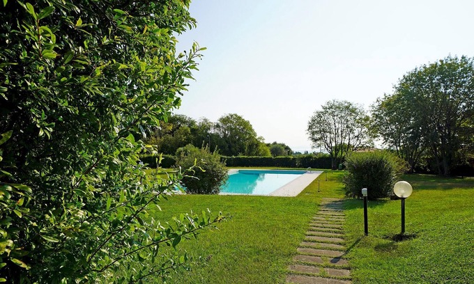Moniga del Garda Apartment | Relaxing Stay at Petronella in Soiano with Pool & Breakfast