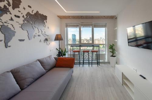 Solomjanskyj Apartment | Cozy Apartment Steps from Central Railway Station