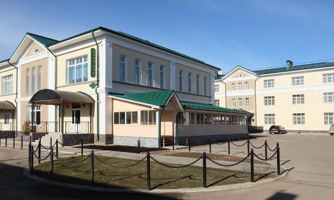 Pereslavl-Zalesskiy Hotel | Petrovsky Hotel: Ideal for Families with a 9/10 Rating
