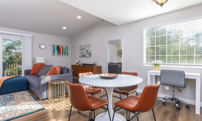 Tri-Cities House | Pets welcome! Charming 2-bedroom townhome in Kennewick w/Blazing WiFi + AC/Heat