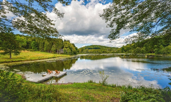 New Albany House | Petting Zoo Barn & Pond Access: New Albany Retreat