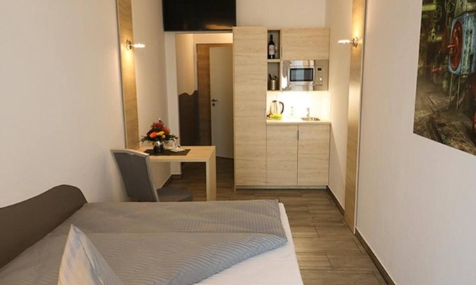 Schlachthof Hotel | Comfortable Stay at Petul Apart Hotel An'ne 40 with Breakfast