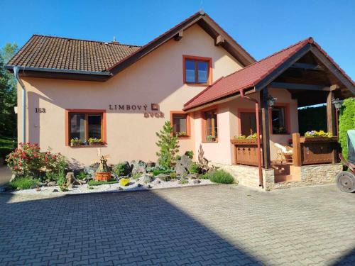 Vrbov House | Guest Rated: Pezión Limbový Dvor with Family-Friendly Amenities