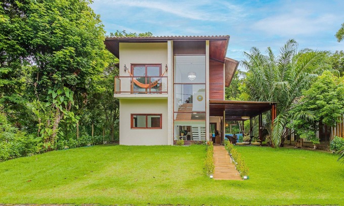 Acu da Torre House | Discover PF26 House with Pool & Suites at Praia do Forte