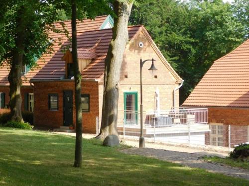 Bad Sulze House | Explore Pfarrscheune: Pet-Friendly with 9/10 Guest Ratings