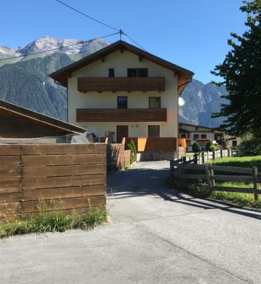 Tobadill House | Pet-Friendly Stay at Pferdehof Bachegg - Rated 9/10 by Guests