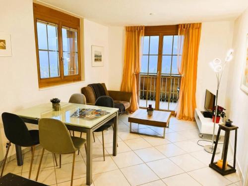 Aeschi bei Spiez Apartment | Scenic Ferienwohnung Pfrundmatte with Breathtaking Views