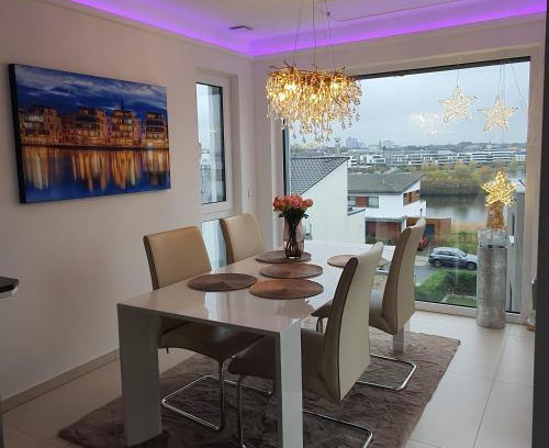 Horde Apartment | Phönixsee: Private Accommodation with Rooftop Terrace