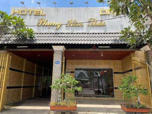 Can Giuoc Hotel | Child-Friendly Phụng Kim Thảo Hotel in Long An - 9/10 Rated