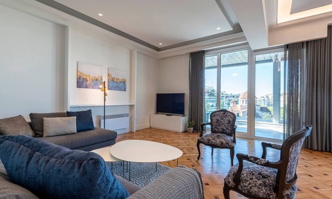 Kinosargous Apartment | Explore Phaedrus Living: City Center Flat with Kitchen