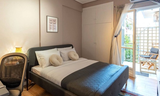 Nea Smirni Apartment | Discover Phaedrus Living: Stylish Studio in Nea Smirni