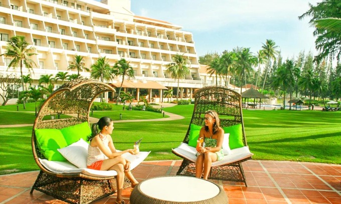 Phan Thiet Resort | Relax at Phan Thiet Ocean Dunes Resort with Beachfront Views
