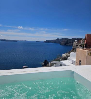 Oia Apartment | Phaos Oia Suites