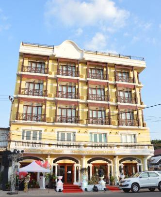 Vientiane Hotel | Family-Friendly Phasouk Vien Chantra Hotel - Rated 8.2/10