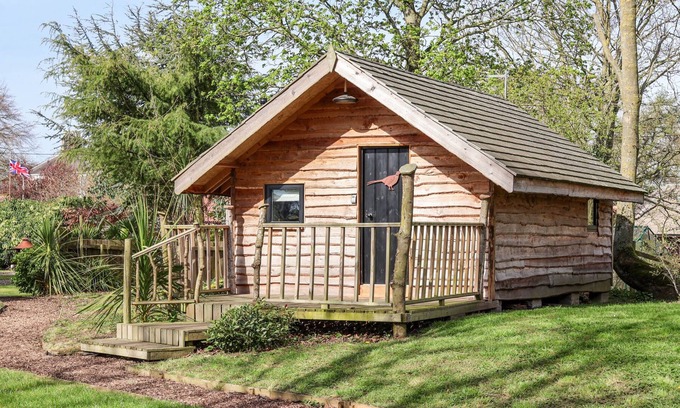 Bedale Cottage | Romantic Pheasant Hotel with Garden and Breakfast in Bedale