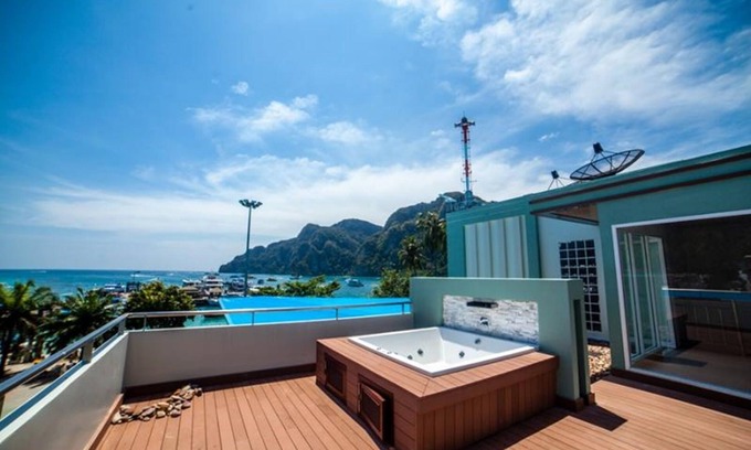 Ko Phi Phi Hotel | Discover Phi Phi Harbour View Hotel with Pool & Dining