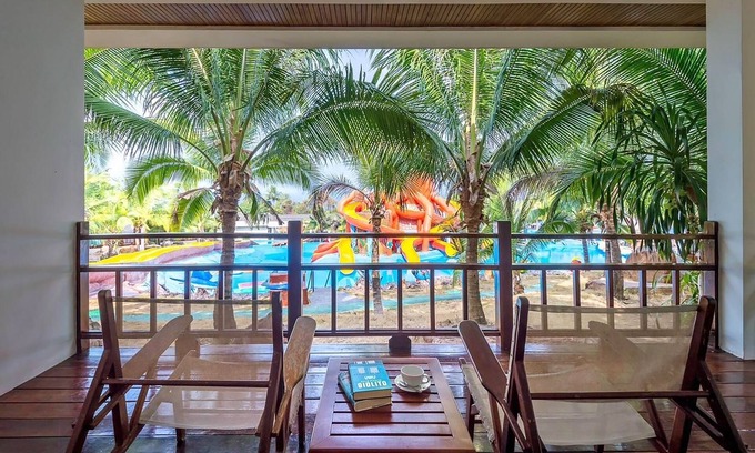Ko Phi Phi Hotel | Serene Phi Phi Mountain Beach Resort with Ocean View Pool