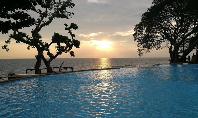 Ko Phi Phi Resort | Discover Phi Phi Natural Resort with Ocean View & Pool