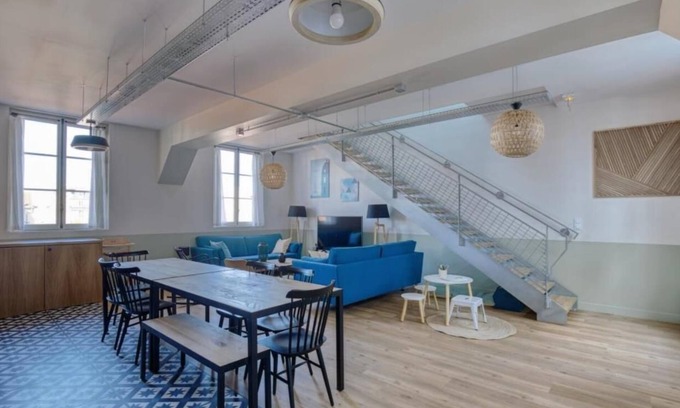 Quartier de la Roquette Apartment | Discover Philippe Auguste Loft 5: Family-Friendly Retreat