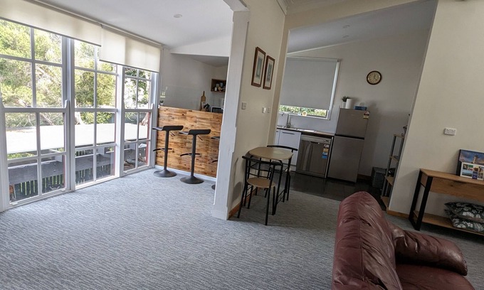 Smiths Beach Apartment | Cozy 2BR Apartment at Smiths Beach, Steps from the Ocean