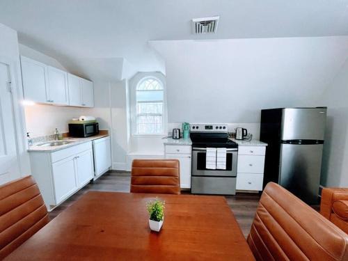 Andover Apartment | Family-Friendly Phillips Academy Andover Apartment with Parking