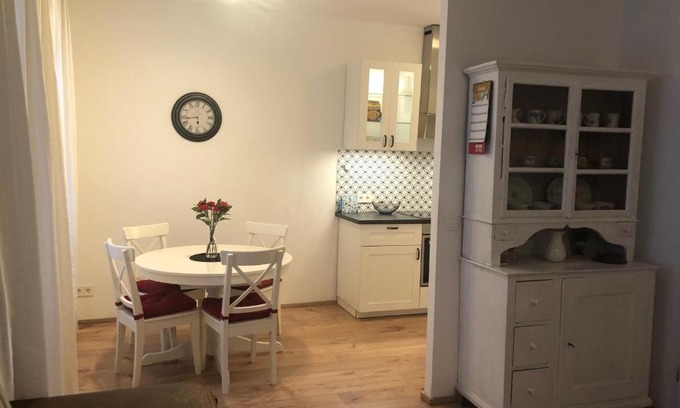Heidelberg City Centre Apartment | Philosophen und Neckarblick Apartment - Guest Rated 8.9/10