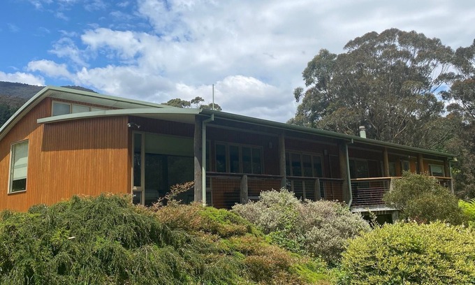 Warburton House | Unforgettable Family Retreat at Philyn's Mountain Escape