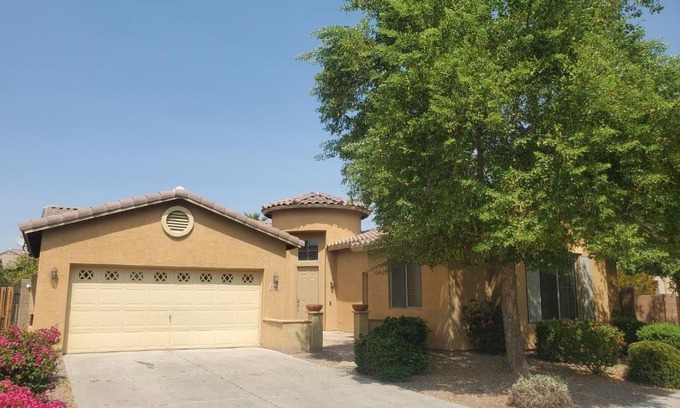 South Mountain House | Convenient Phoenix II Near Airport with Breakfast Included