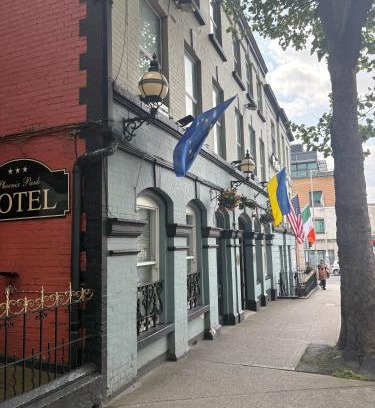 Stoneybatter Hotel | Comfortable Stay at Phoenix Park Hotel with Hot Tub & Breakfast