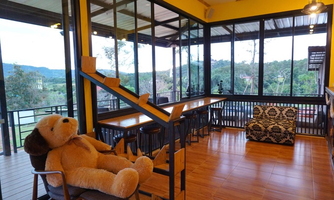 Phu Ruea Hotel | Budget-Friendly Retreat at Phu Sumphao Valley with Kitchen
