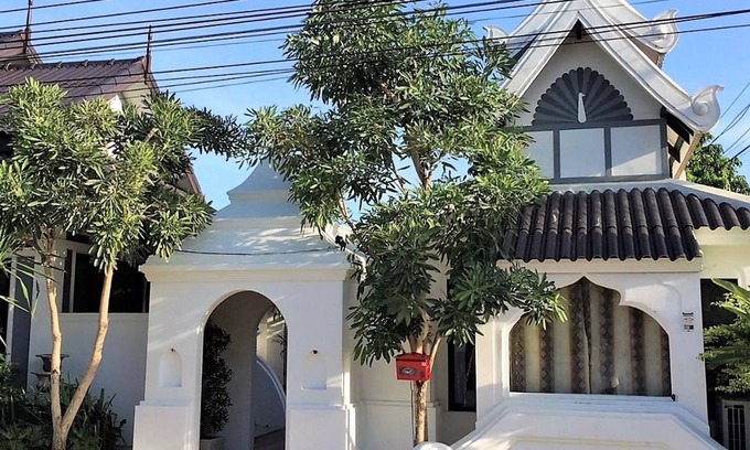 Kantharalak Hotel | Relax at Phu View Hideaway: Spa, Dining & Family-Friendly
