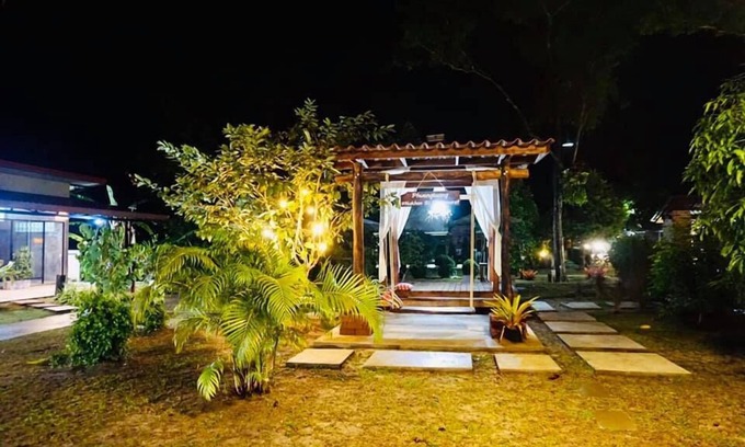 Chaloem Phra Kiat Hotel | Family-Friendly Phuengluang Resort with Kitchen Amenities