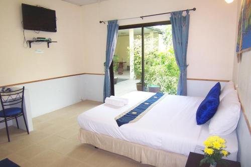 Mai Khao Hotel | Convenient Phuket Airport Overnight Hotel for Families