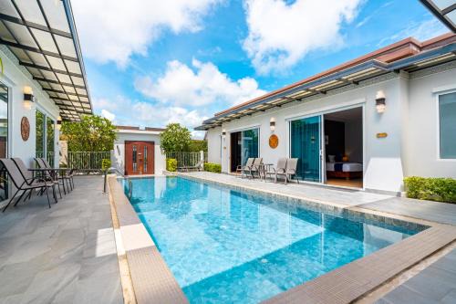 Nai Harn Resort | Experience Phuket La Siesta: Family-Friendly Oasis