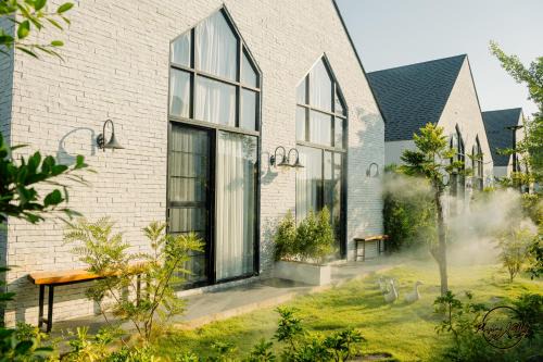 Mai Ngam Hotel | Discover Phuping Valley Resort: Family-Friendly Getaway