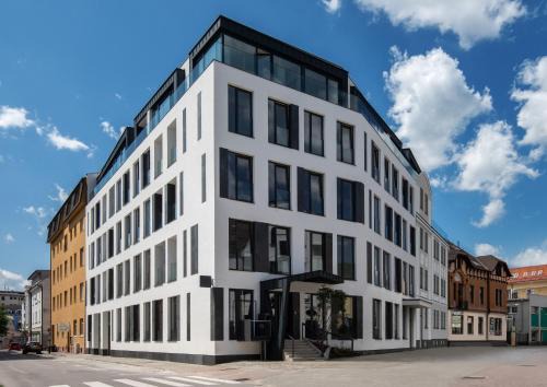 Zilina Apartment | Discover Piano Apartments - Highly Rated at 9/10