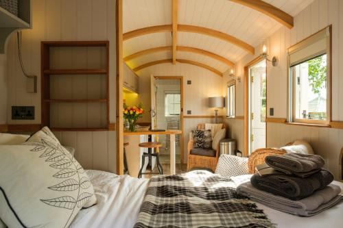 Thetford Apartment | Relaxing Retreat at Piano Forte with Hot Tub & Breakfast