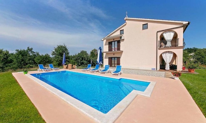 Skropeti Apartment | Exceptional Piantadela: Family-Friendly Retreat with Pool