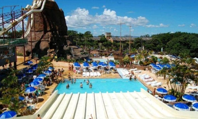 Caldas Novas Hotel | Relaxing Stay at Piazza diRoma with Pool and Spa Amenities