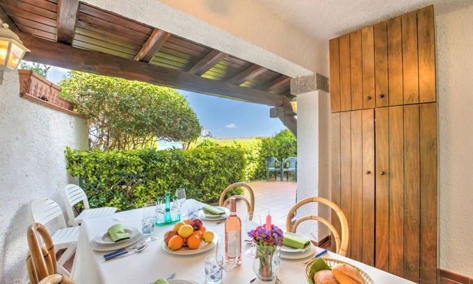 Porto San Paolo Apartment | Oceanfront Villa Pieds Dans L’eau in Porto San Paolo