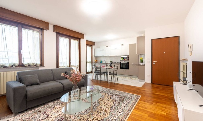 Lubiana Apartment | Discover Picasso Residency: Steps from Parma's Best Attractions