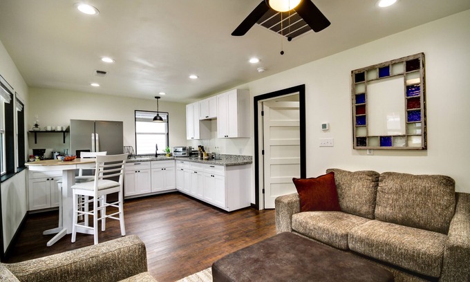 Picayune Cottage | Inviting Picayune Home with Porch Near Bogue Chitto Refuge