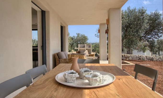 Patu House | Unforgettable Piccante Deluxe Seaview with Oceanfront Views