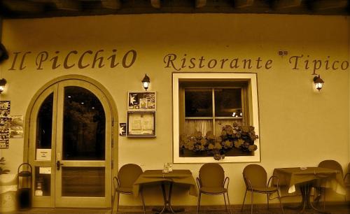 Bleggio Inferiore House | Budget-Friendly Stay at Picchio Affittacamere with Dining