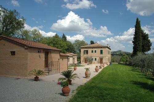 Bollano Hotel | Pet-Friendly Piccolo Hotel San Valentino with Breakfast Included