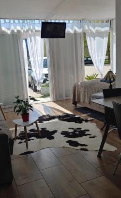 Cove Parja Apartment | Family-Friendly Stay at Piccolo - Guest Rated 9/10